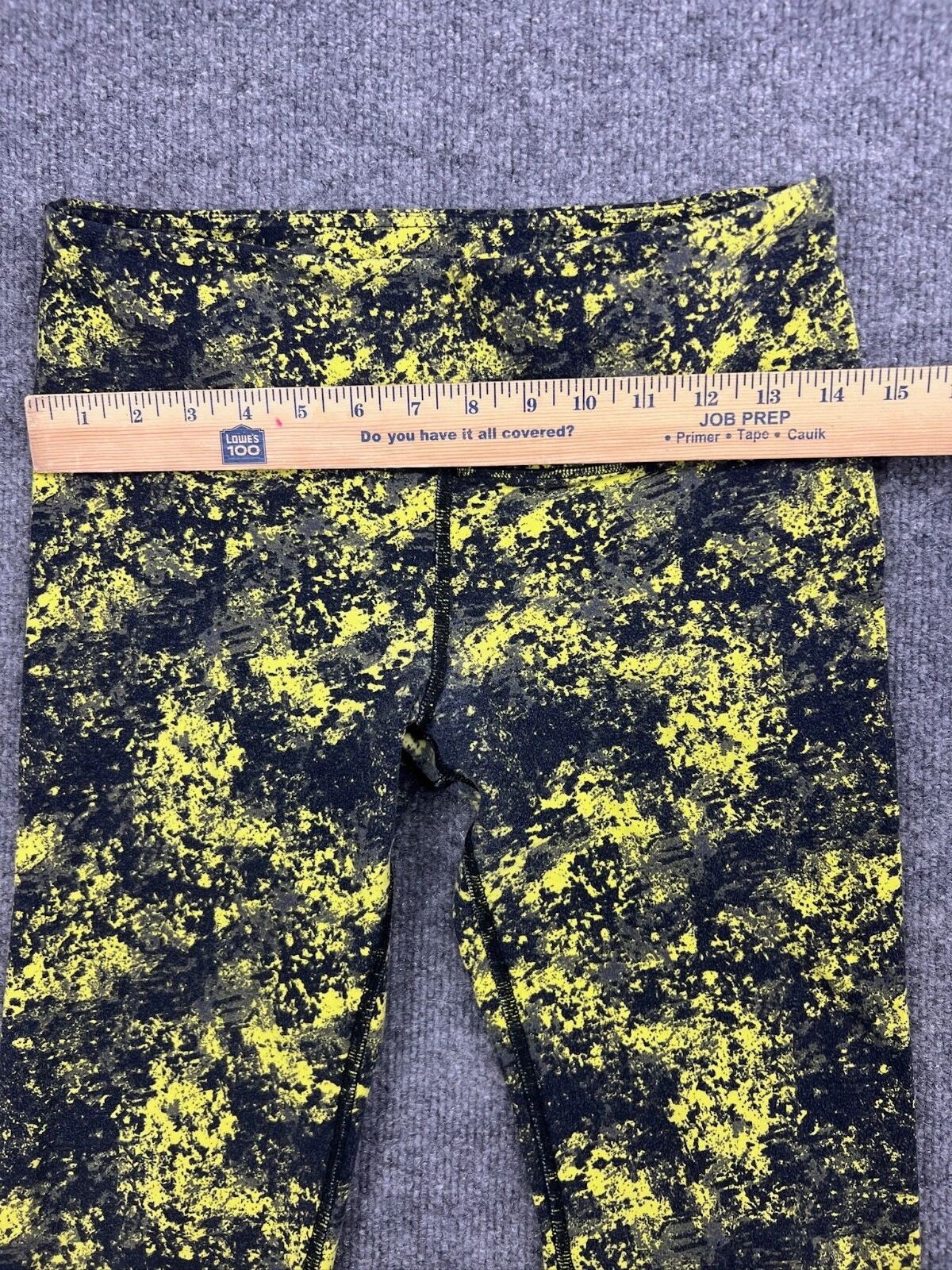 alo-yoga airbrush yellow splatter tie dye cropped capri leggings