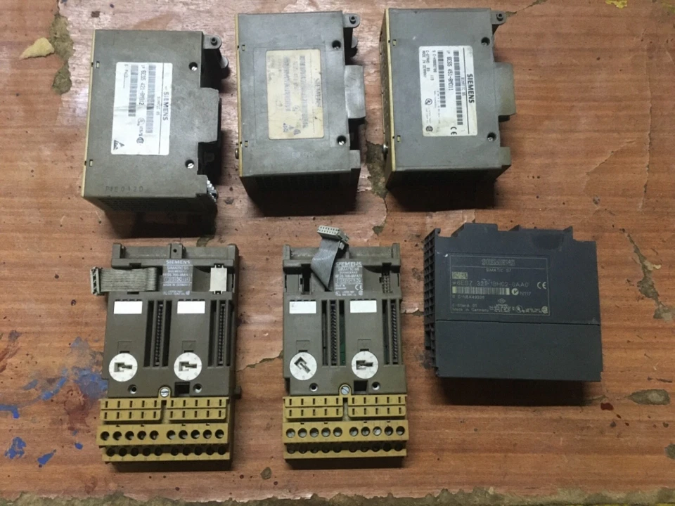 LOTE DE SIMATIC (6) S5 Y S7, (2) 6ES5 700-8MA11, (2) 6ES5 451-8MD11, (1) 6ES5 4 Foto 2 de 4