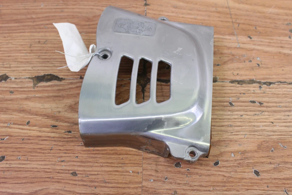 Suzuki GZ250 2006 cubierta de contraeje/piñón Foto 3 de 4