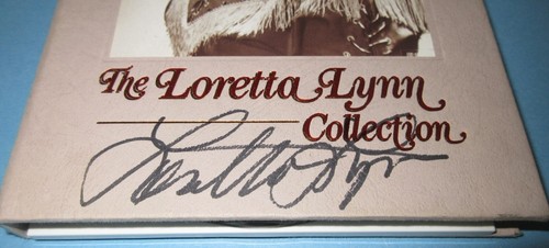 Autographed Honky Tonk Girl The Loretta Lynn Collection Boxed 3 CD Set / Used - Picture 2 of 8