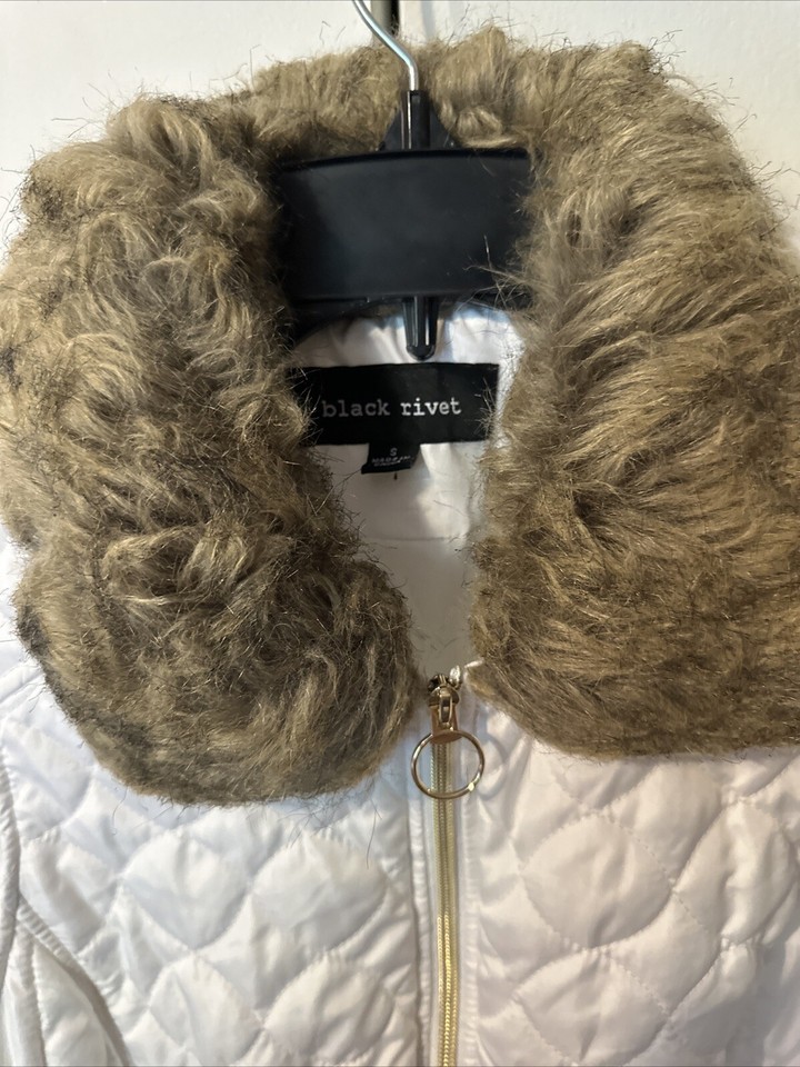 Black Rivet Vest Womens Size Sm White Quilted Faux Fur Collar W /Gold