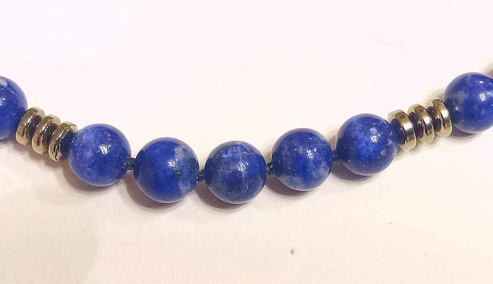 Pulsera LAPISLÁZULI Y DISCO DE ORO DE 6 mm Anillo de resorte de oro de 14K.   Anudado.  LONGITUD PERSONALIZADA Foto 2 de 4