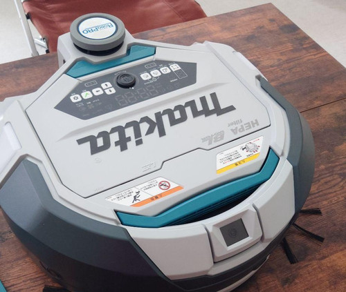 Makita RC300D RoboPro Robot Vacuum Cleaner Industrial Cleaning Robot with manual