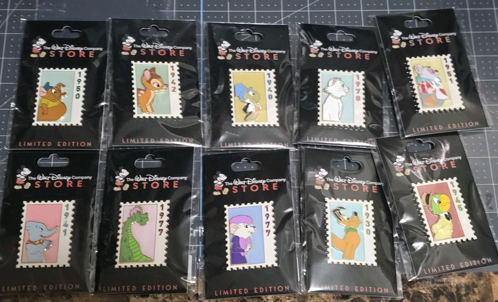 Disney DEC TWDC Commemorative Animal Stamps LE 300 Pins Full Set Postage