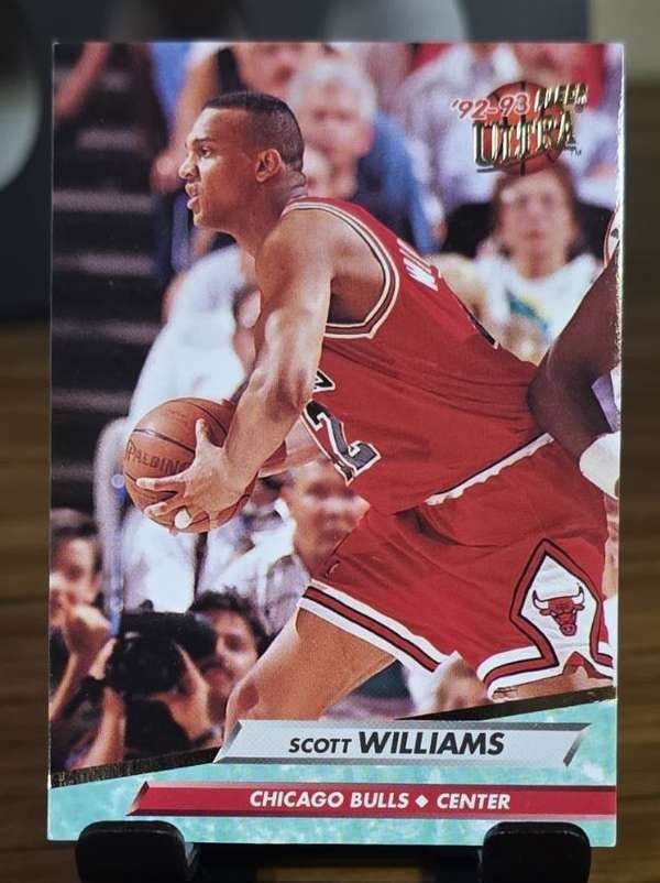 1992-93 Ultra #32 Scott Williams