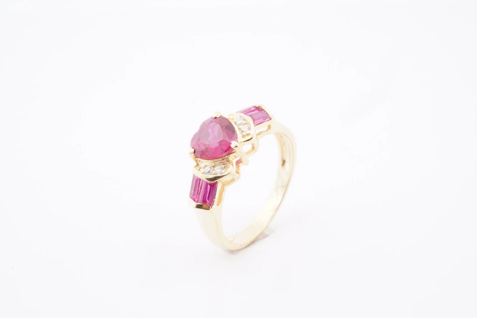 Anillo de mujer con piedras preciosas de rubí rosa creado en laboratorio corte corazón de 0,75 quilates chapado en oro de 14 quilates Foto 3 de 4