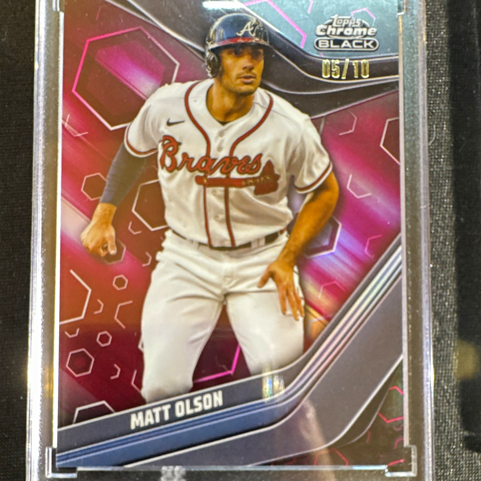 Topps 2023 Chrome Black Matt Olson #92 Magenta Refractor /10 Braves