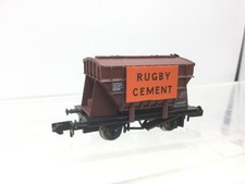 Graham Farish 373-525 N Gauge 22t Presflo Cement Wagon Rugby Cement