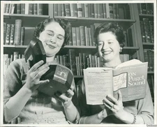 1960 Photo Mmes Albert Rooks Jr John Kingsman Seattle Museum Docents Event 8X10