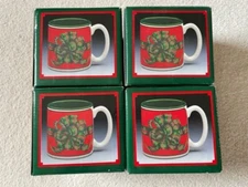 4 NEW! Vintage 1990 Creative Concepts Christmas Mugs Green Bow On Red Background