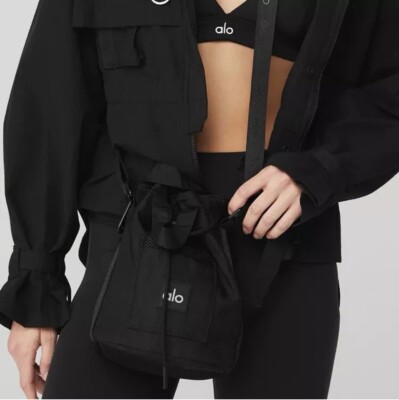 Alo Yoga Women's Outdoor Bucket Bag:Black with Cross Body Strap