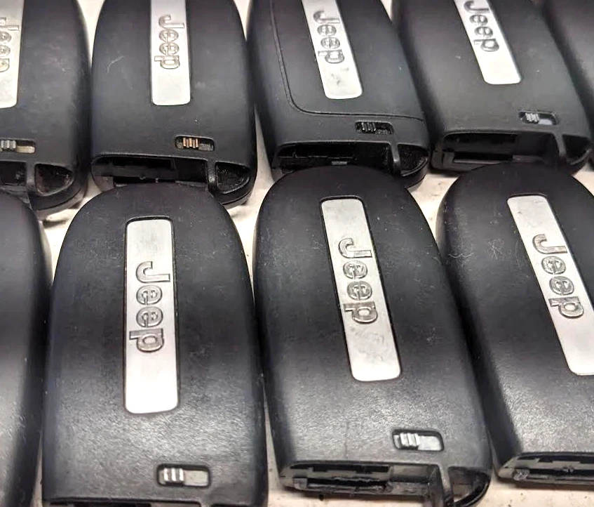 LOT OF 10 OEM JEEP SMART KEY FOB KEYLESS ENTRY FOB LOT M3N-40821302 5 buttons - Image 3 of 4