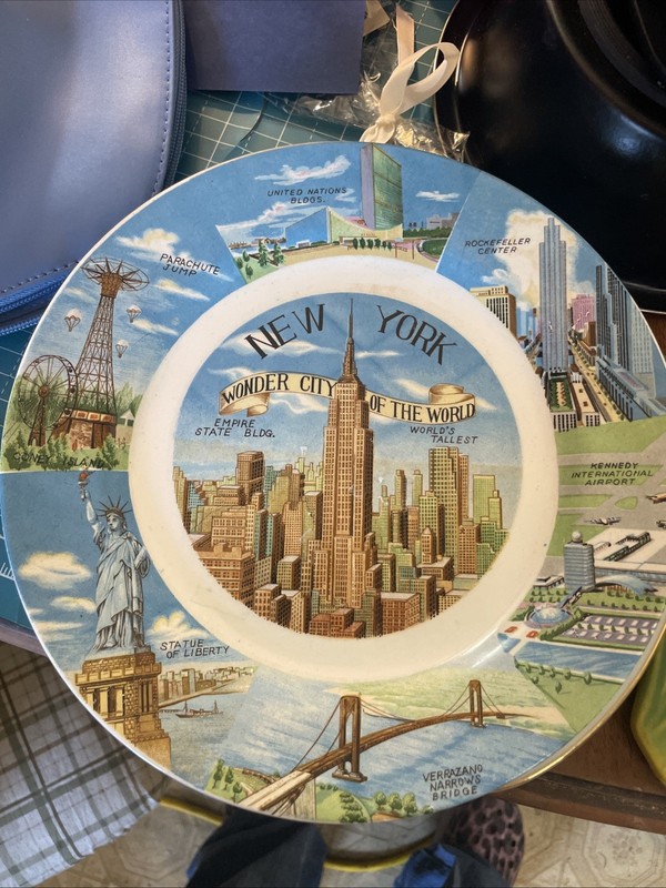 VINTAGE — NEW YORK SOUVENIR PLATE — 9”