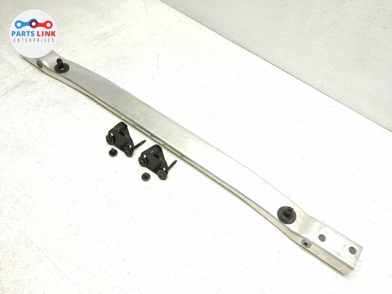 2016-20 BENTLEY BENTAYGA UPPER RADIATOR SUPPORT REINFORCEMENT BRACE CROSSMEMBER