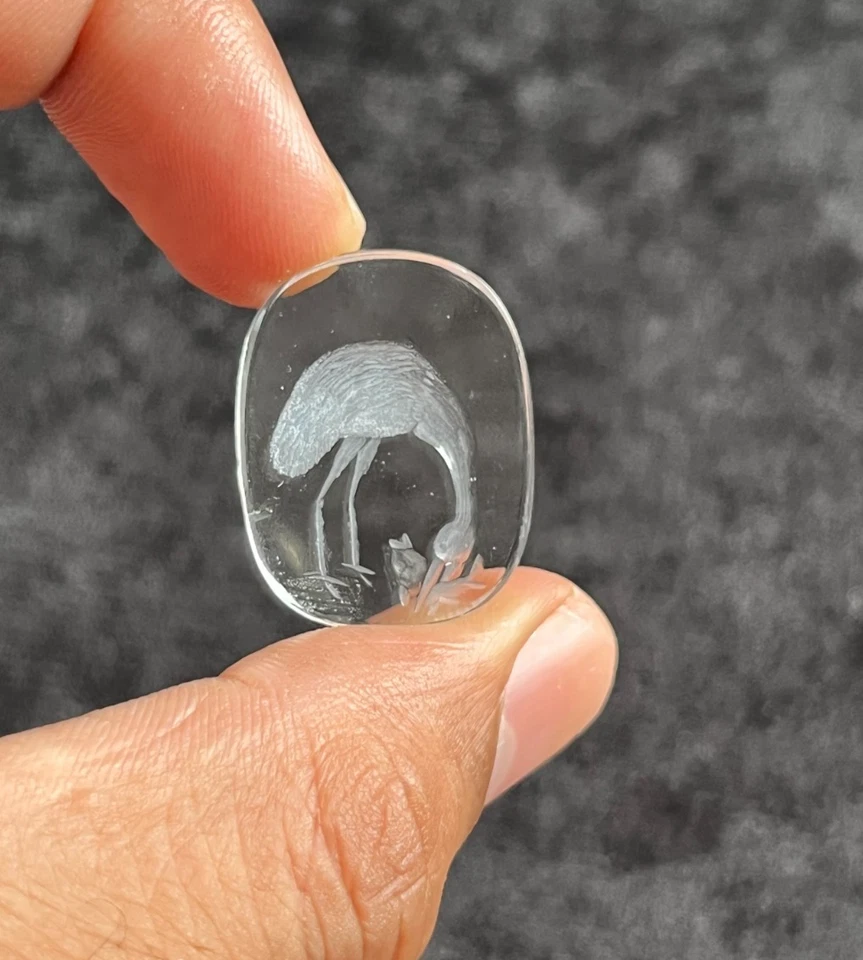 Cristal de roca natural tallado a mano intaglio para hacer joyas Foto 3 de 4