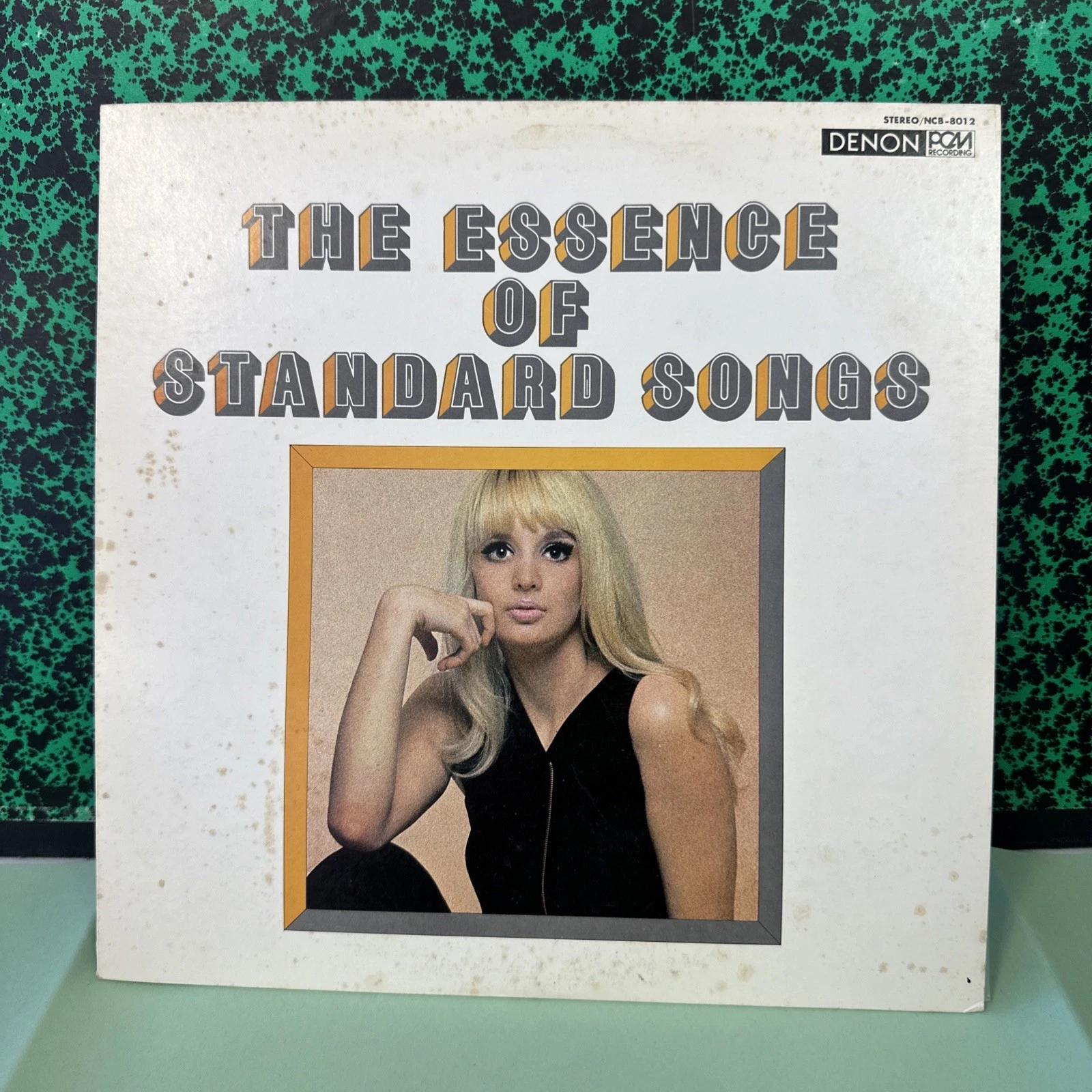 Vinyle 33 T The Essence Of Standard Songs NCB-8012