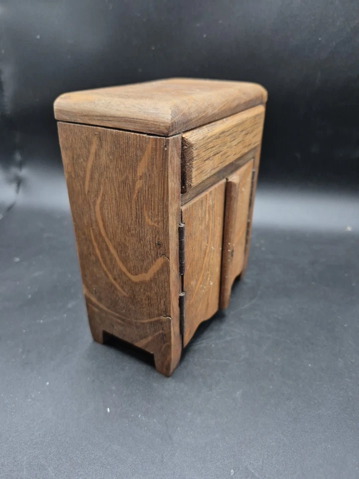 Antique 1920's Apprentice Piece Miniature Oak Cupboard Wardrobe 14cm High  - Image 4 of 4