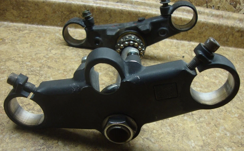 1997 Honda CBR600 F3 CBR 600 CBR600F3 600F3 Triple Tree Fork Clamp Mount C5 - Image 3 of 3