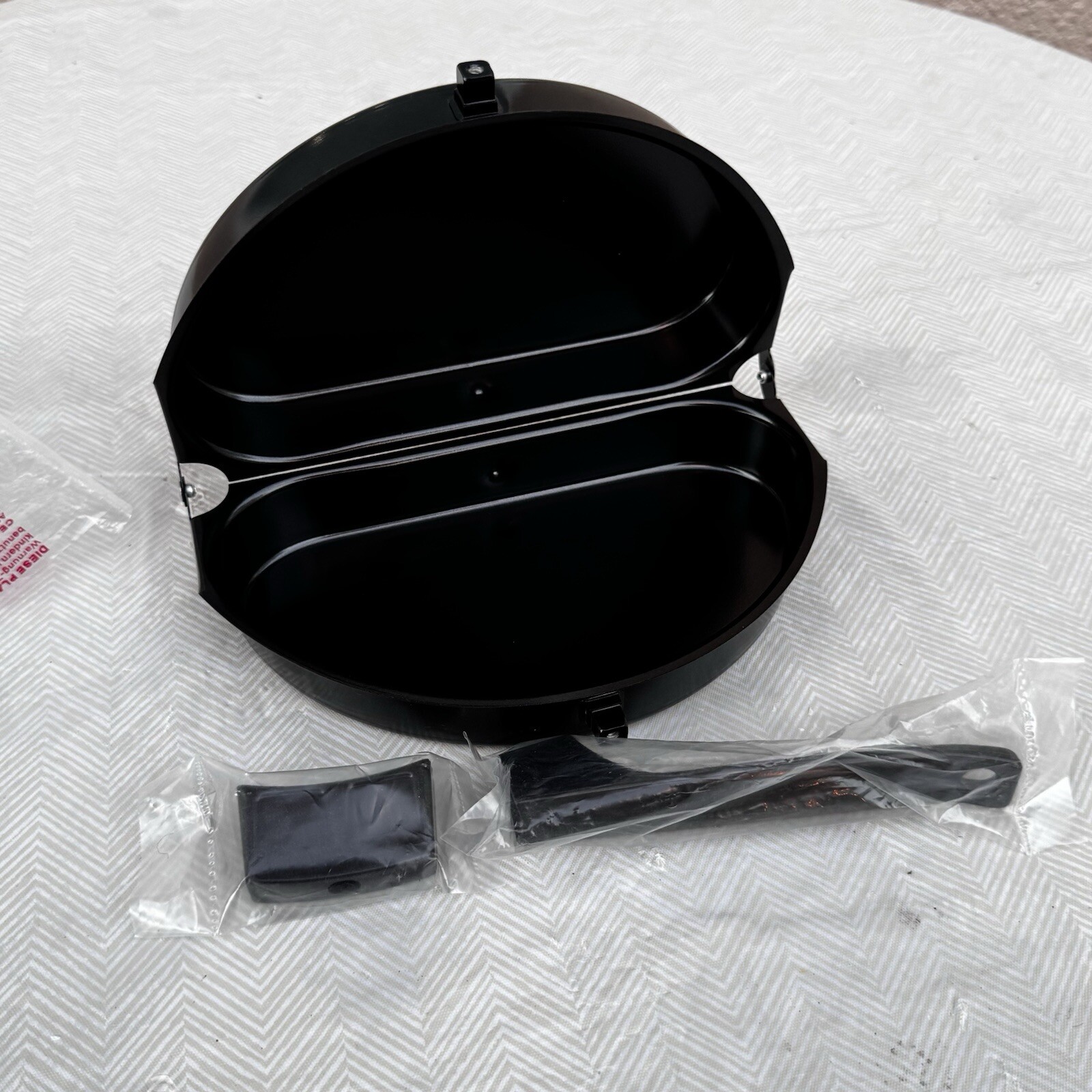 Fox Run Non-Stick Folding Omelette Pan, 8 inches, Metallic