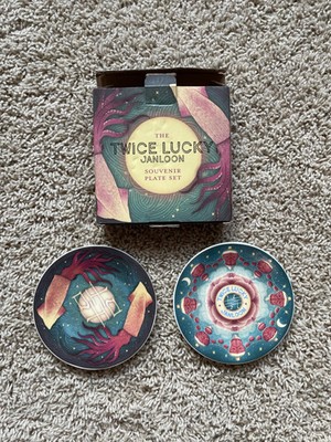 NEW! ILLUMICRATE ''GREEN BONE SAGA'' TWICE LUCKY JANLOON SOUVENIR PLATE SET