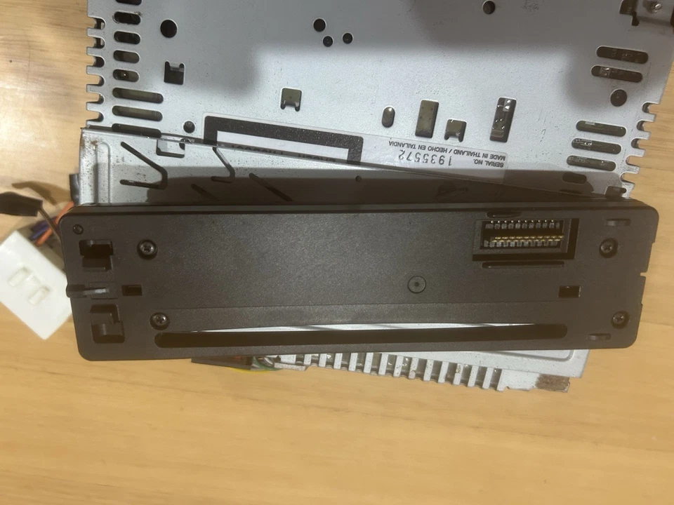 Sony CDX-GT290 Xplod Car Stereo Head Unit - image 2 of 4