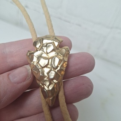 Vintage Western Gold Tone Arrowhead Bolo Tie