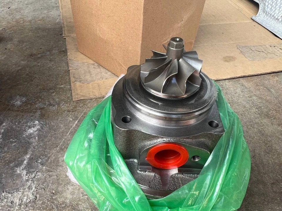 Cartucho turbocompresor BMW i8 2015-2020 / CHRA - nuevo OEM / mercado de accesorios Foto 4 de 4