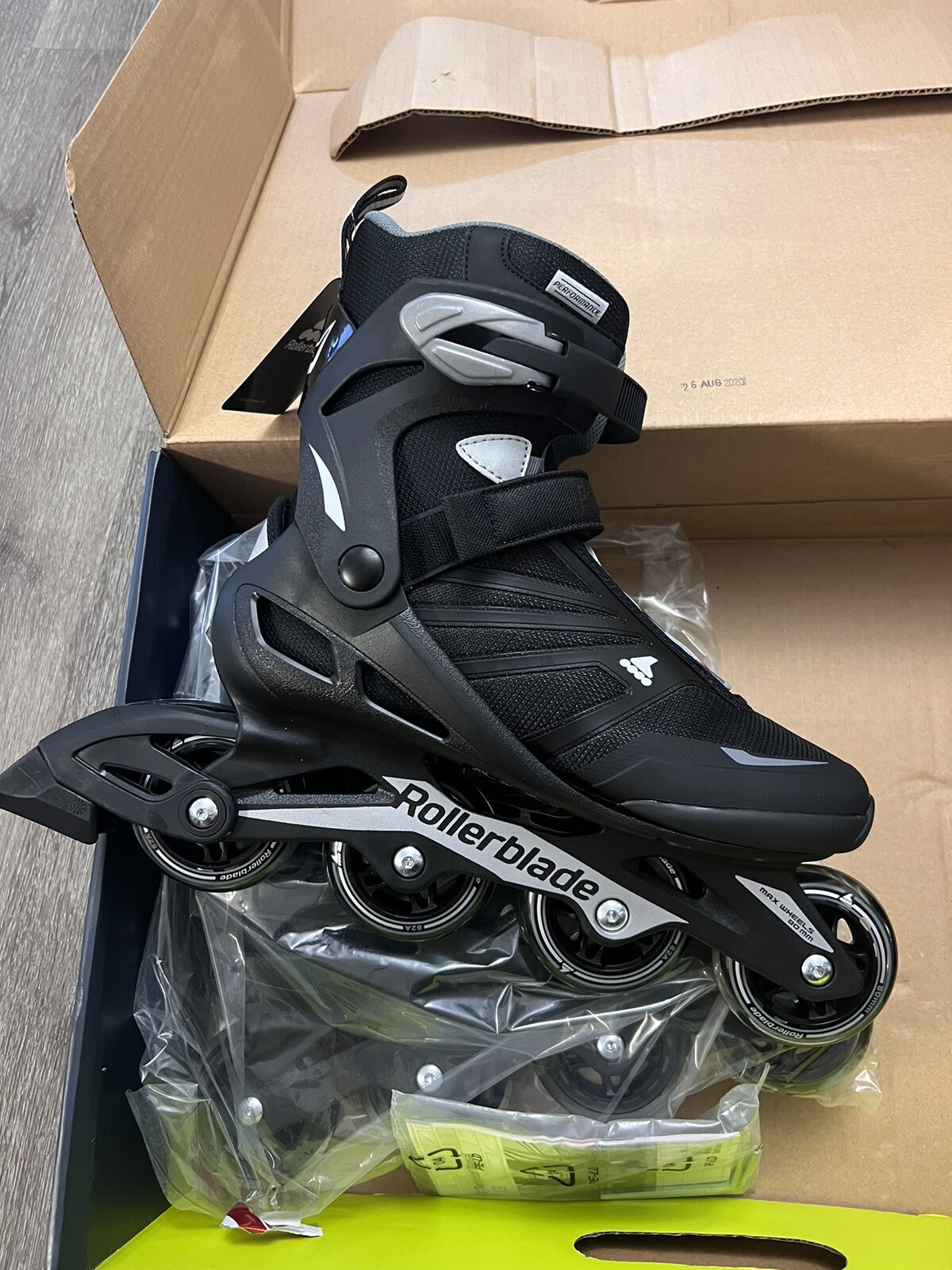 Rollerblade Zetrablade Mens Sz 9 Adult Inline Skate Black Silver Brand New 888341616889 eBay
