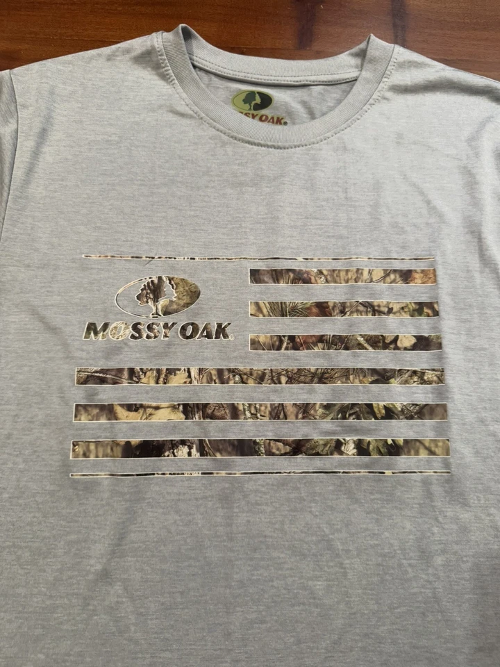 Mossy Oak Mens Long Sleeve Moisture Wicking Camo Flag Shirt Sz M - Image 2 of 4