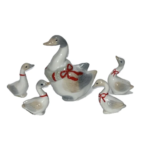 Takahashi Porcelain Duck Figurines Set of 5 Japan Hand Painted Mom Ducklings EUC