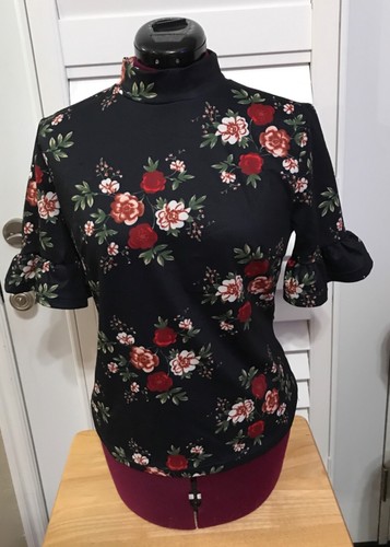 Navy blue floral print ruffle sleeve 