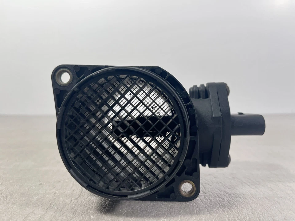 Sensor de flujo de aire OEM 1999-2002 Volkswagen Golf Audi A3 Bosch 06A906461C  Foto 3 de 4