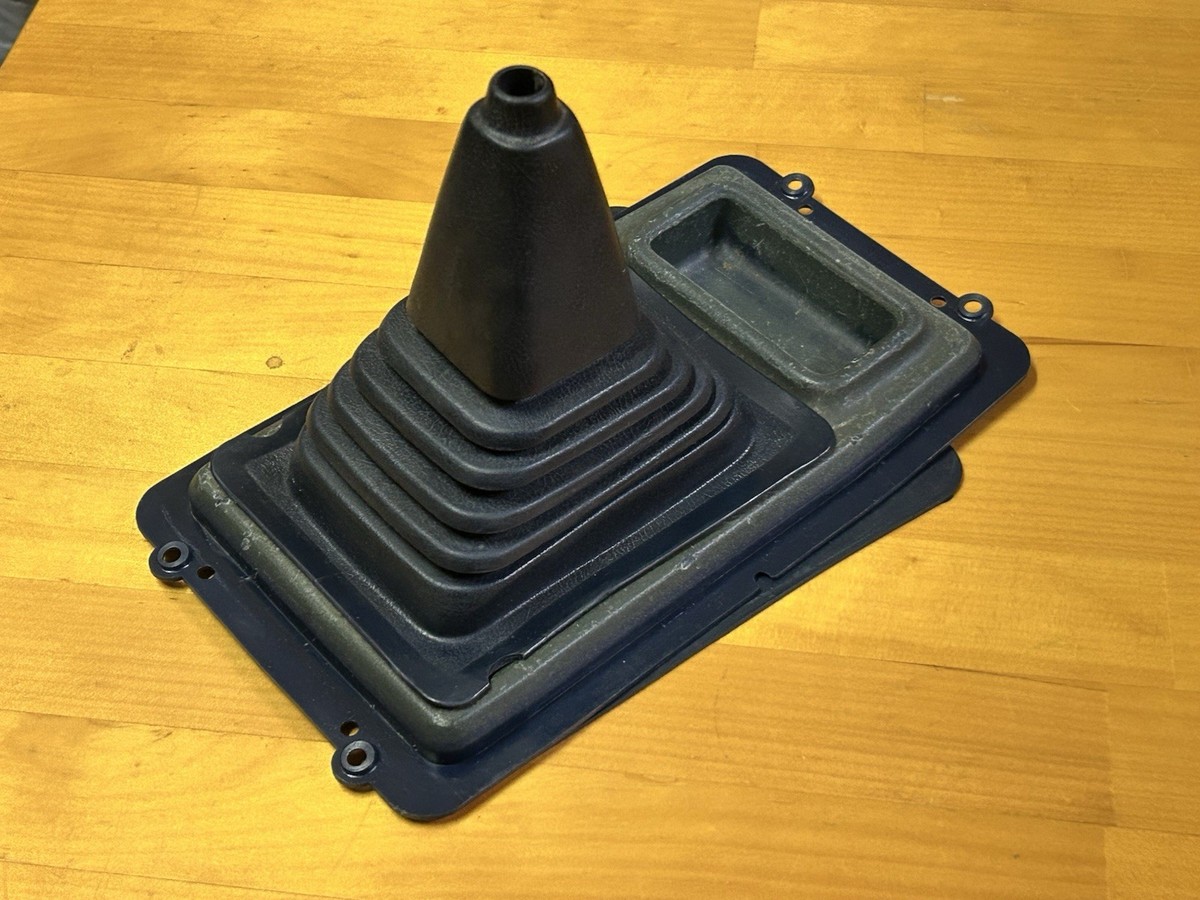 NOS Nissan Datsun 280ZX Inner Shift Boot & Lower Rubber Seal