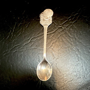 1982 Epcot center opening ceremony commemorative spoon DAI45 Holland