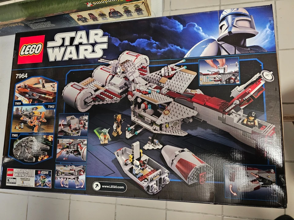 LEGO Star Wars: Republic Frigate (7964) Nuevo Sellado de Fábrica RETIRADO Foto 2 de 4