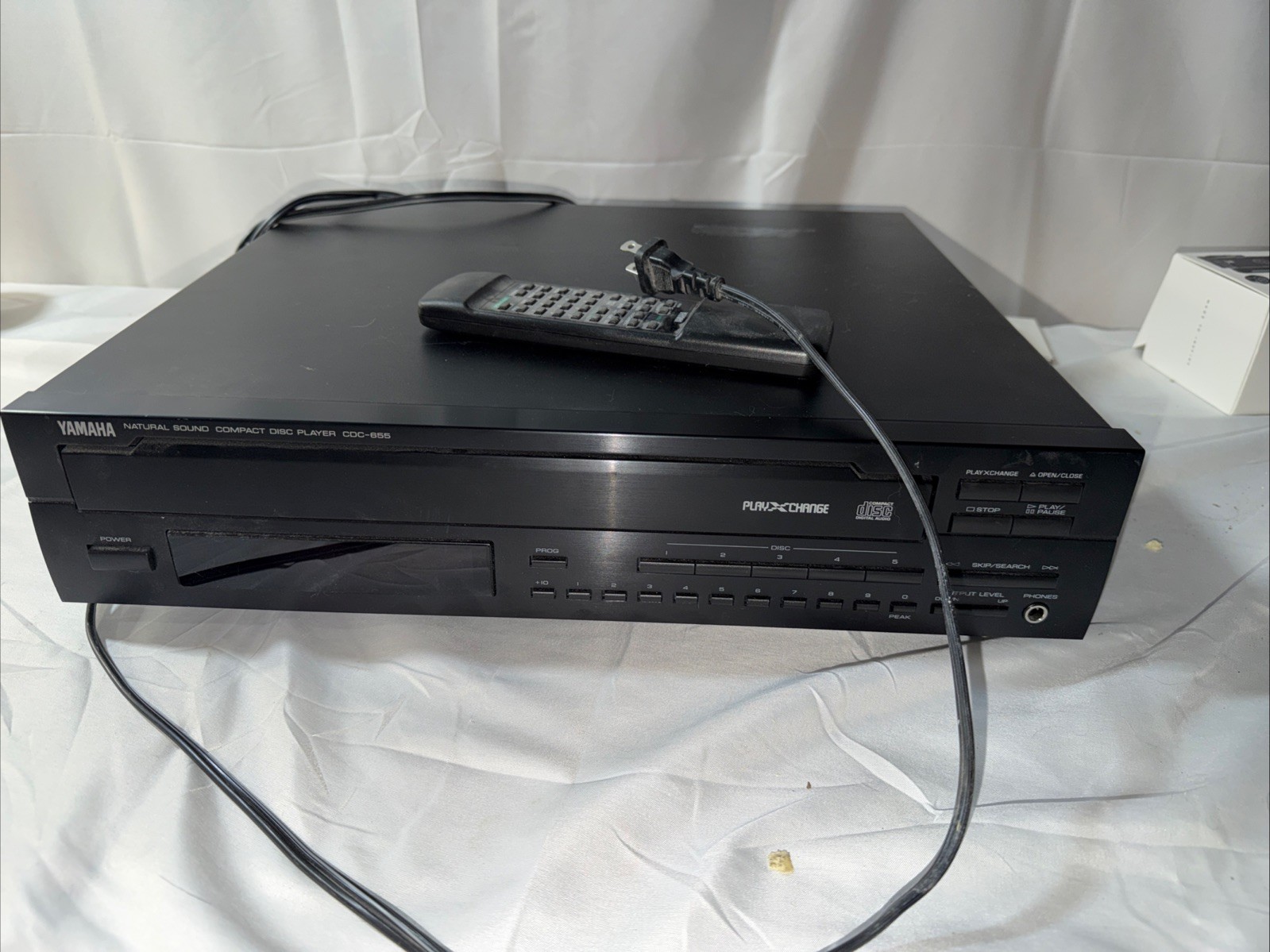 With Remote Control. 120 Volts. 60 Hz 20 Watts Works
