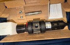 Parker 05E12B13AB One Piece Filter Regulator 1/4" NPT 150 PSI Pneumatic w/ Gauge