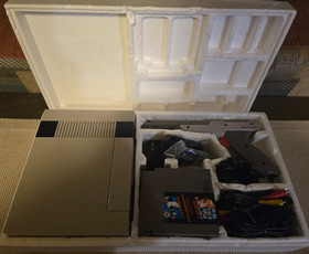Juego de acci&oacute;n consola dom&eacute;stica Nintendo NES de colecci&oacute;n, completo en caja + Mario/Duck Hunt