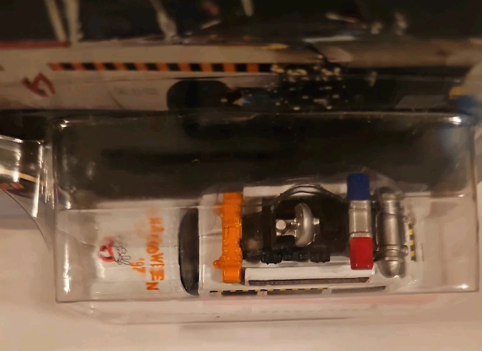 RARE CHASE Johnny Lightning Frightning Lightnings Ghostbusters Ecto-1A Halloween - Image 2 of 4