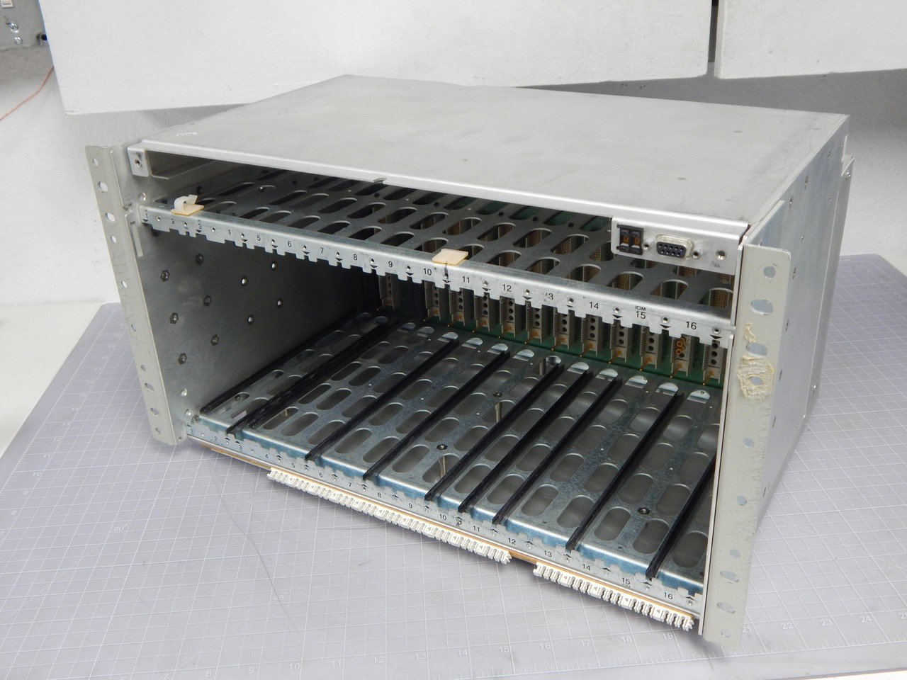 SCIENTIFIC ATLANTA 594201 PRISMA GBE CHASSIS 736728 16 SLOT