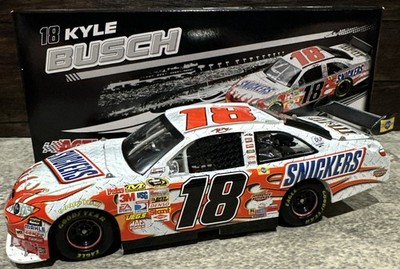 2009 Kyle Busch Snickers Toyota Camry COT 1/24 Action NASCAR
