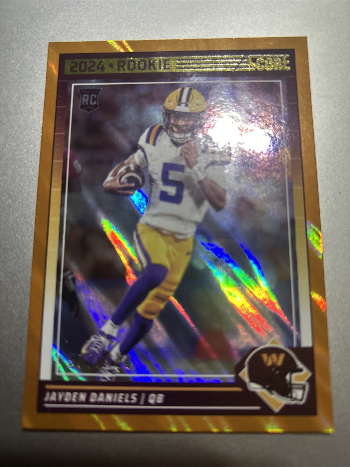 2024 Score - Rookies Jayden Daniels #302 Gold Dots /240 (RC)