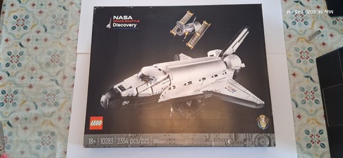 Lego Set 10283 - NASA Space Shuttle Discovery - Retired - New Factory Sealed - Picture 1 of 6