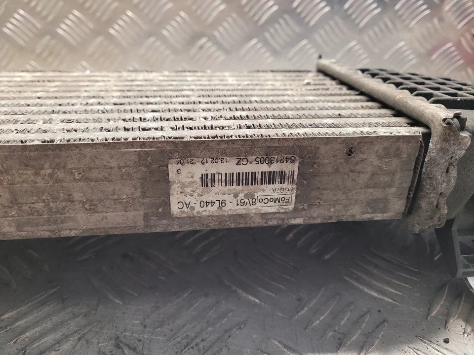 FORD FOCUS MK3 2010-2014 INTERCOOLER RADIATOR  - Image 2 of 4