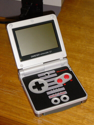 Gameboy Advance SP AGS-001 Avec 4 Jeux Et Son Chargeur, Consoles  classiques, Longueuil/Rive Sud