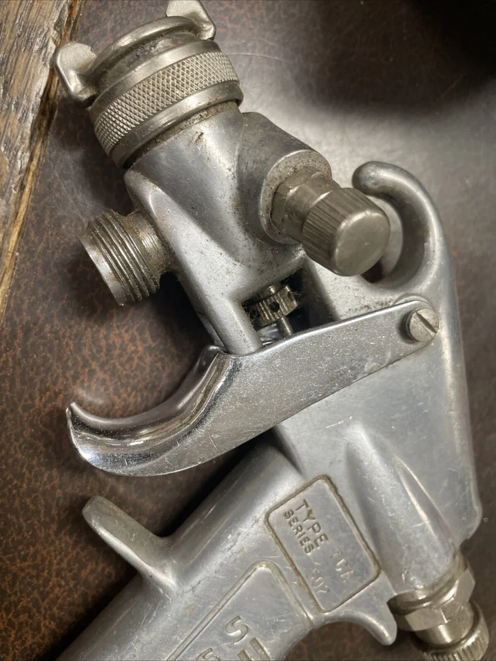Vintage DeVilbiss Model TGA 502 Spray Gun *Untested - Image 2 of 4