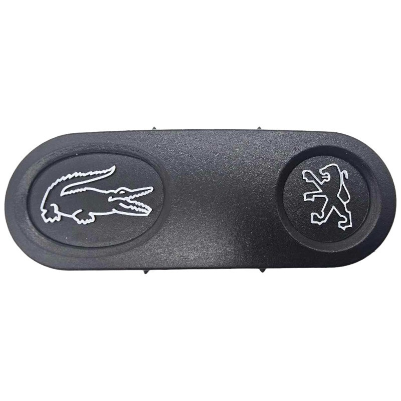Centre de volant Peugeot 205 Lacoste pour remplacer un bouton usé
