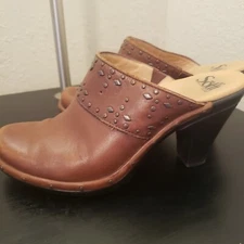 Sofft NWOB Women’s Brown Leather Metal Studs Mules Heels Shoes 1031740 Size 7M