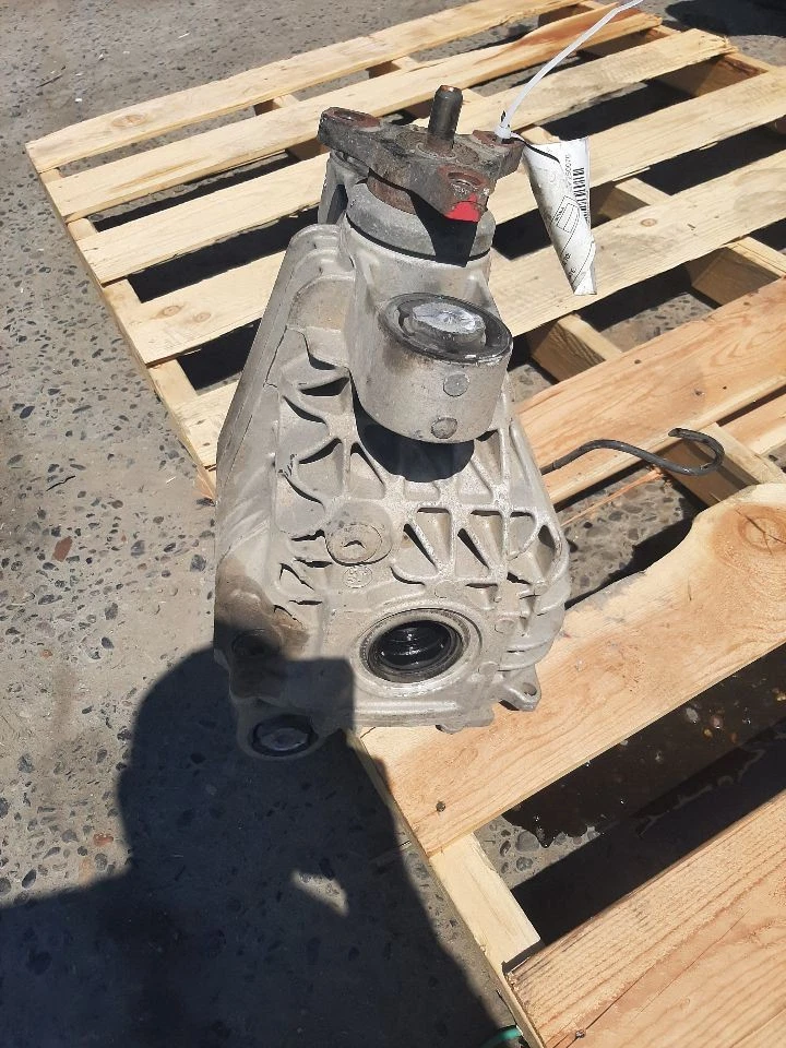 Chevrolet Camaro SS 2010-2015 eje trasero 6,2 L automático eje 3,27 LSD Opt MV5 Foto 2 de 4