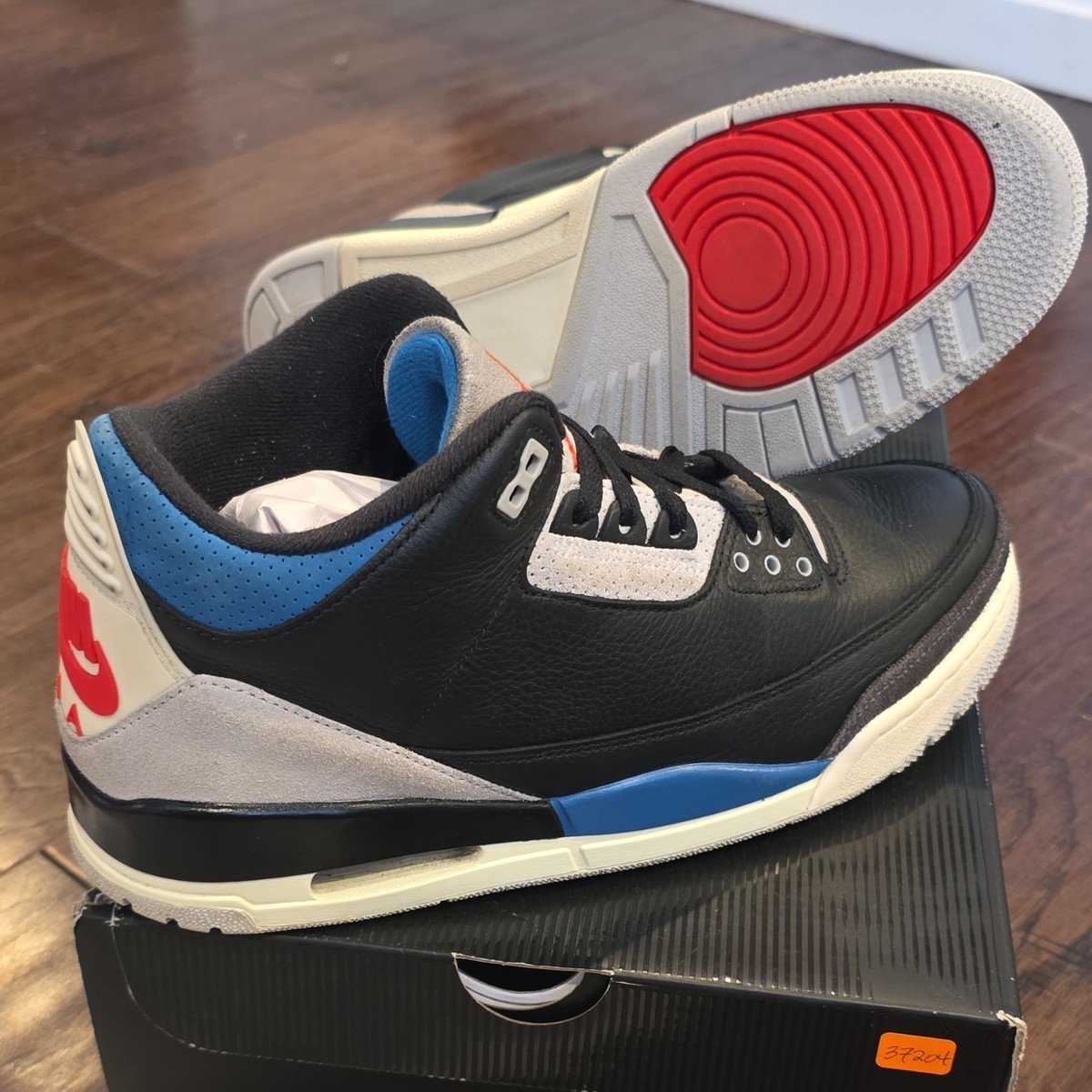Jordan Air Jordan 3 Retro OG Black Chile Red Neutral Grey  display picture 2